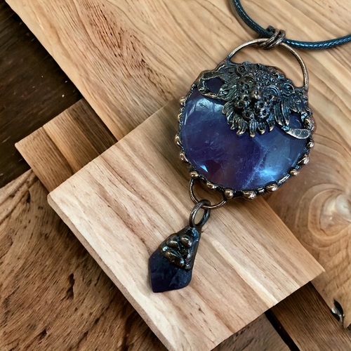 Amethyst Lion Pendant - Includes Leather Band